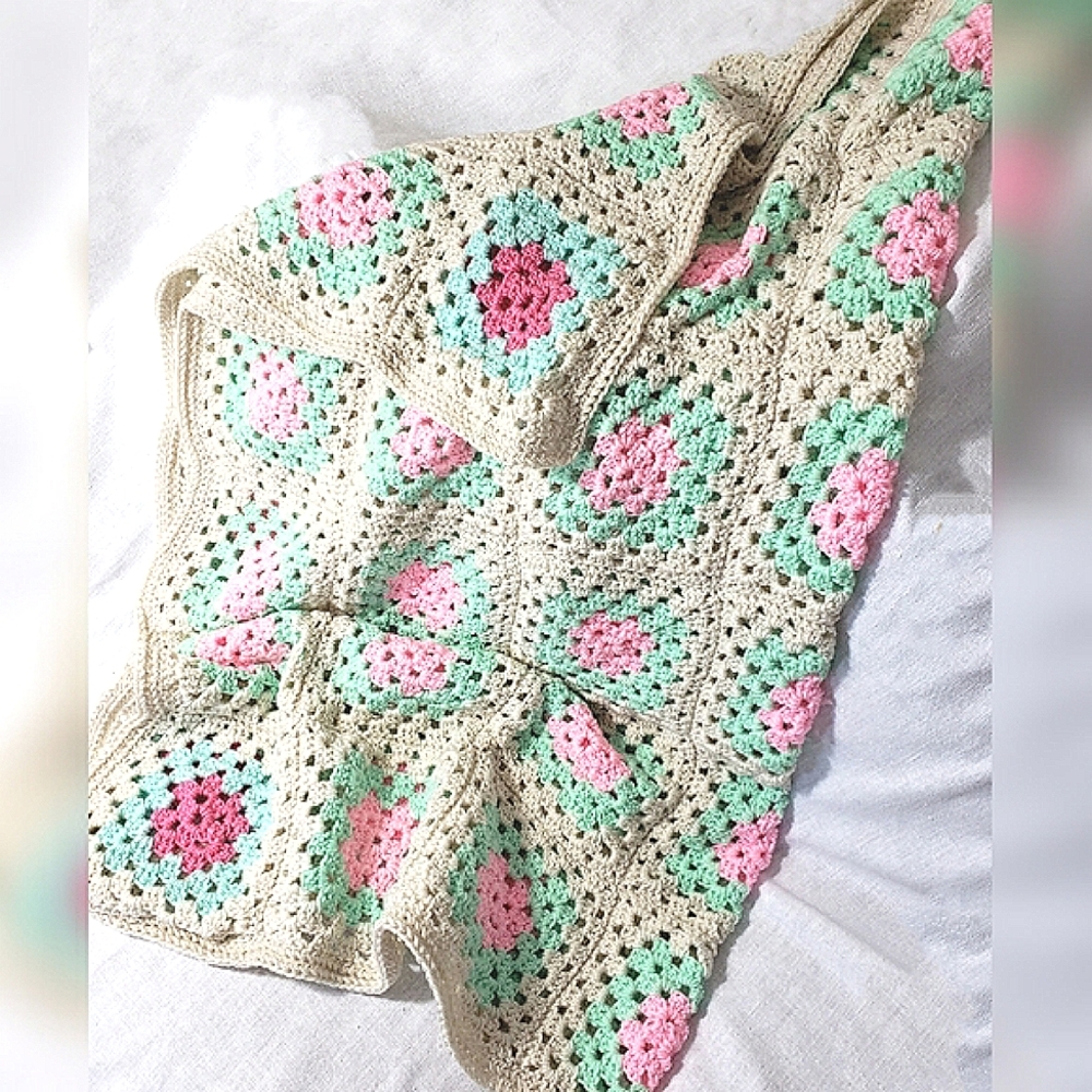 Pastel Hand Made Afghan Blanket Throw Crocheted NWT